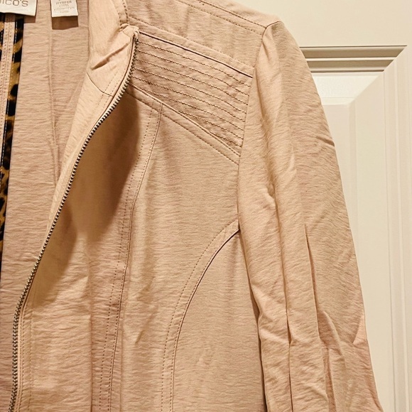 Chico's size 1 champagne jacket - Picture 3 of 3